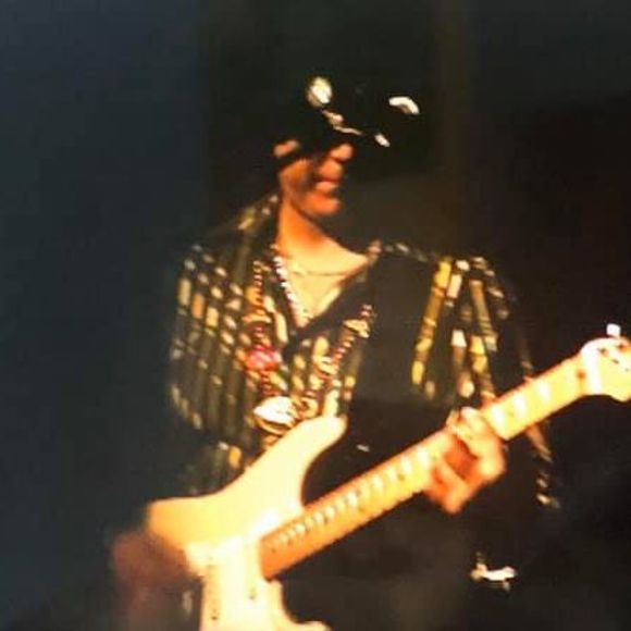 Meet your Posher, Carlos - Picture 1 of 1